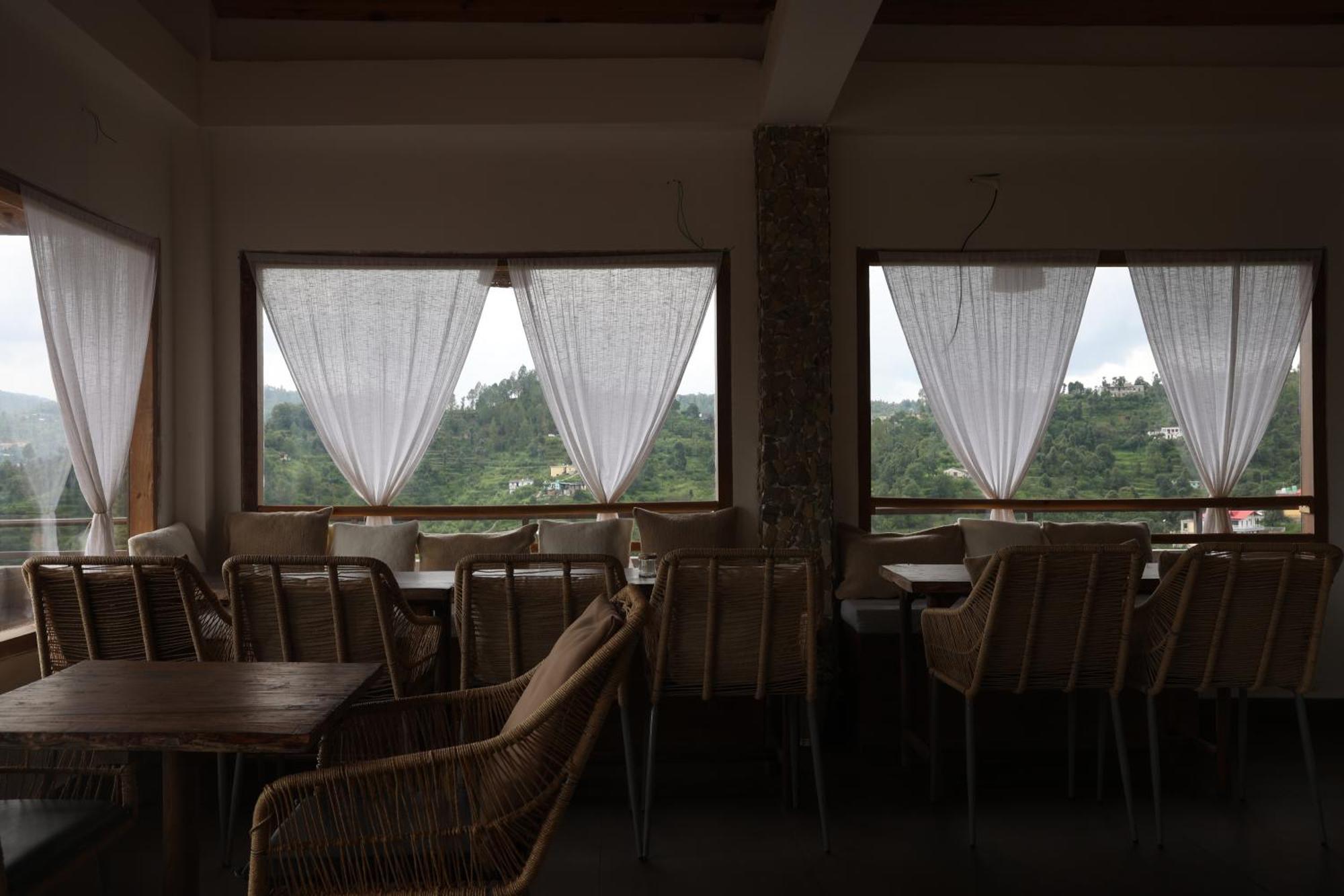Exstasy Stays - Bathtub Rooms & Cafe - Your Romantic & Cozy Getaway - Thhpsociety - Mukteshwar Bagian luar foto